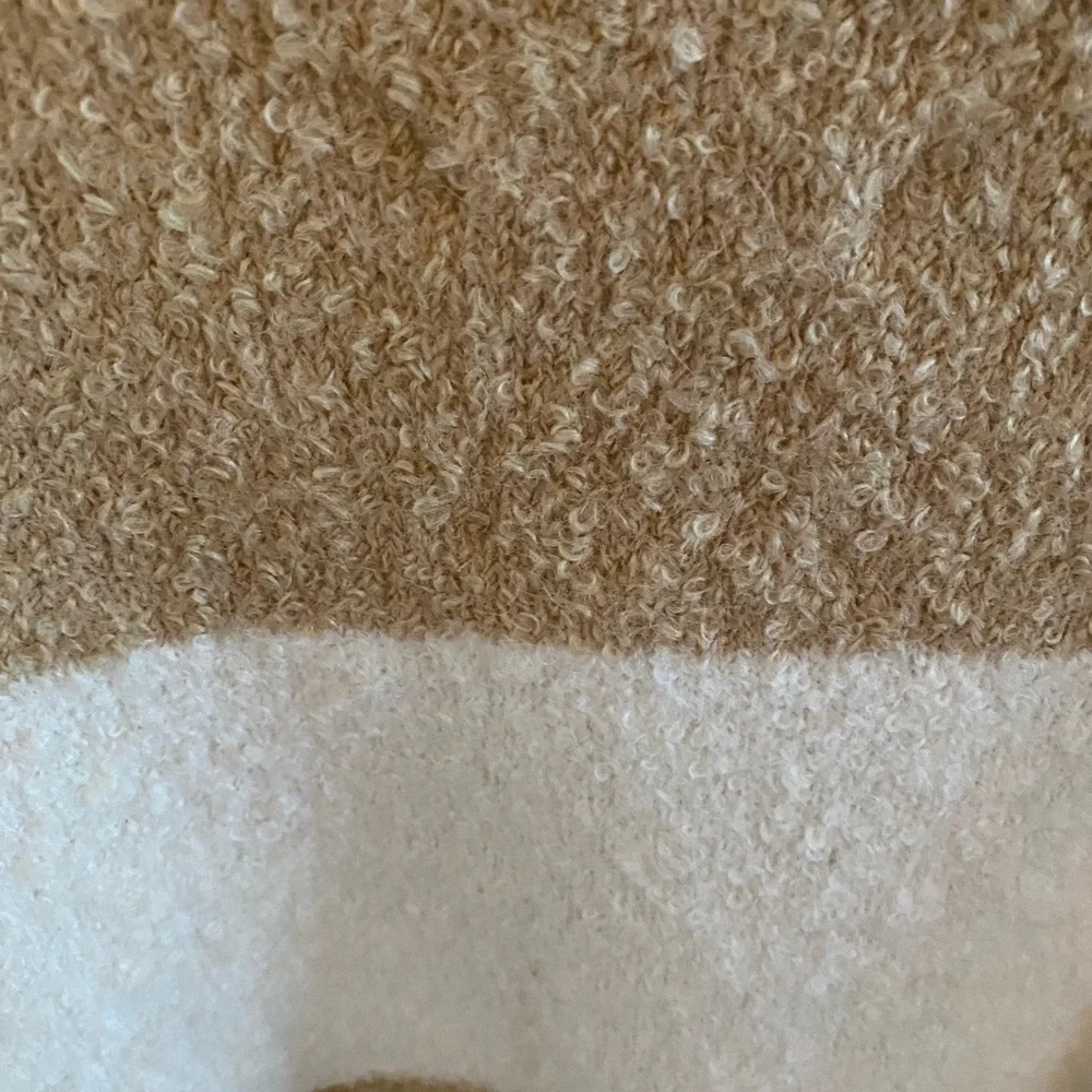 Aerie V-Neck Sweater in Tan and Cream Stripes Size Medium - Picture 3 of 6